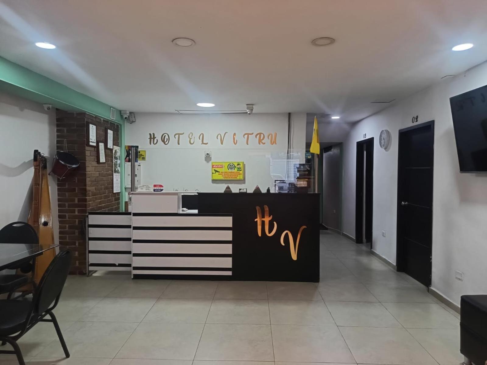 Vitru Hotel *